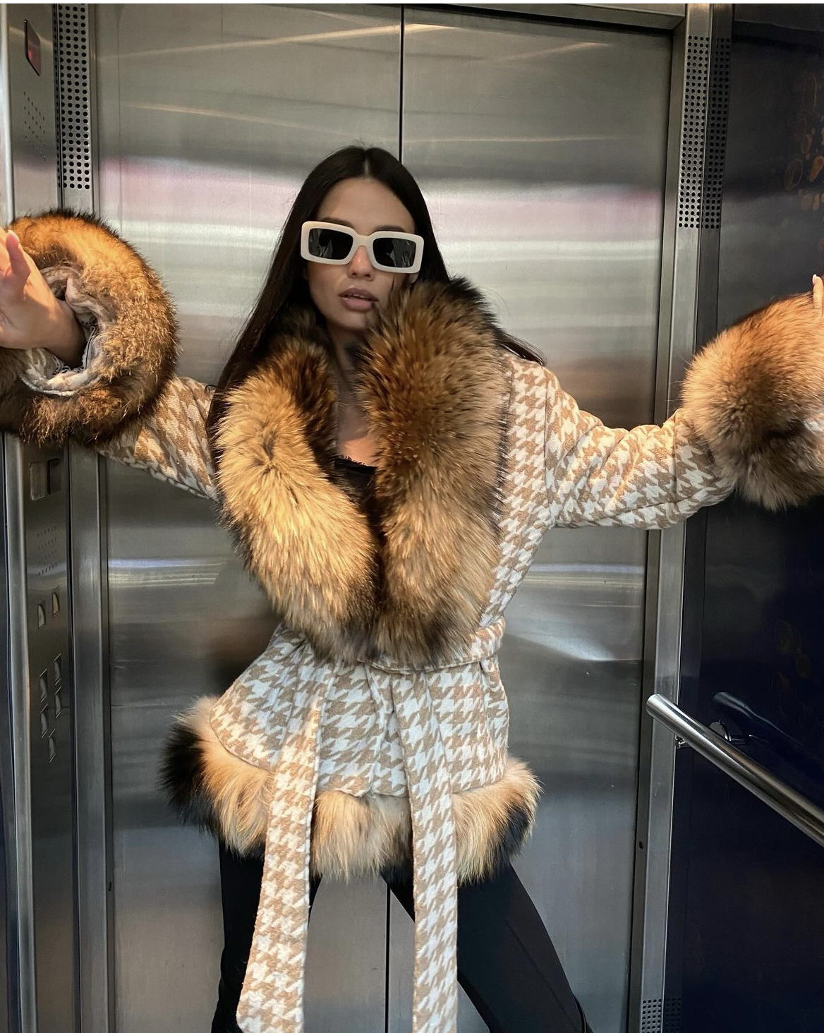 Kasmírszövet kabát szőrmés díszítéssel – Deline